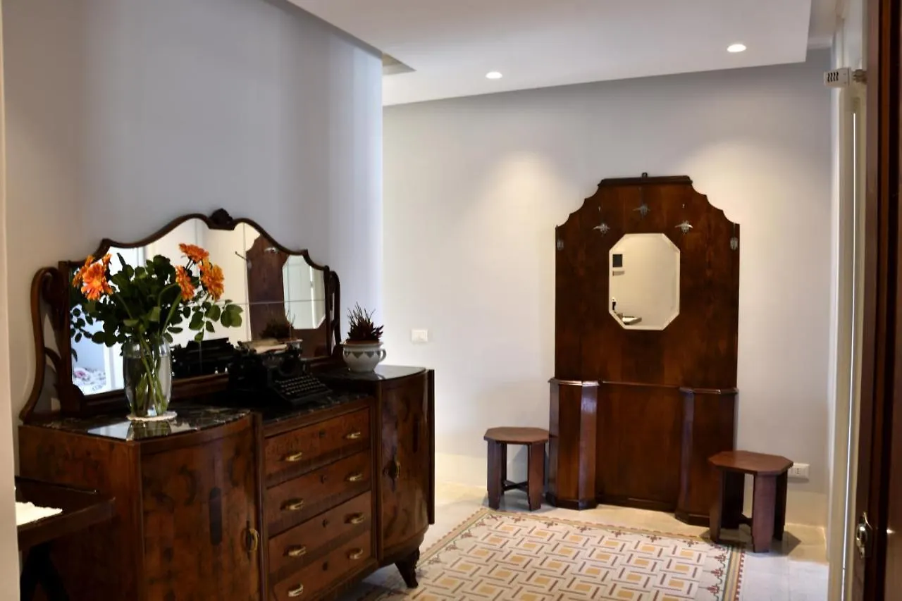Battisti 18 Vintage Rooms Palermo Italien