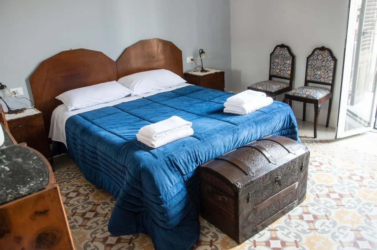Battisti 18 Vintage Rooms Palermo 0*,  Italien