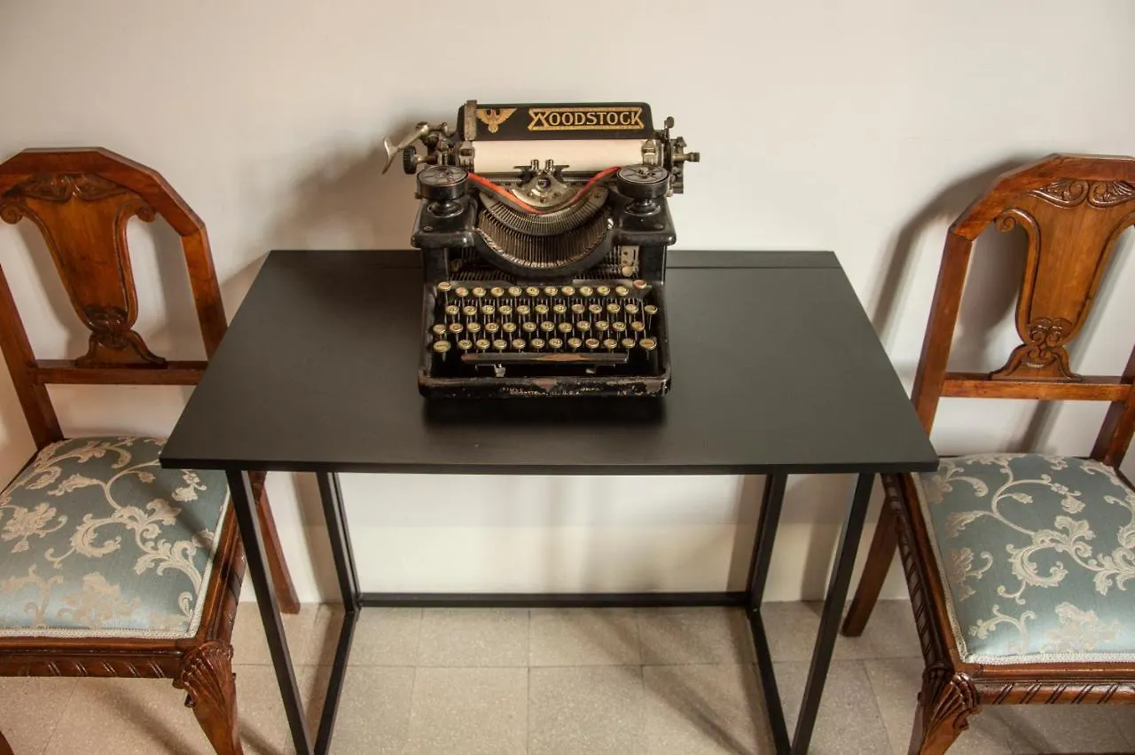 Battisti 18 Vintage Rooms Palermo