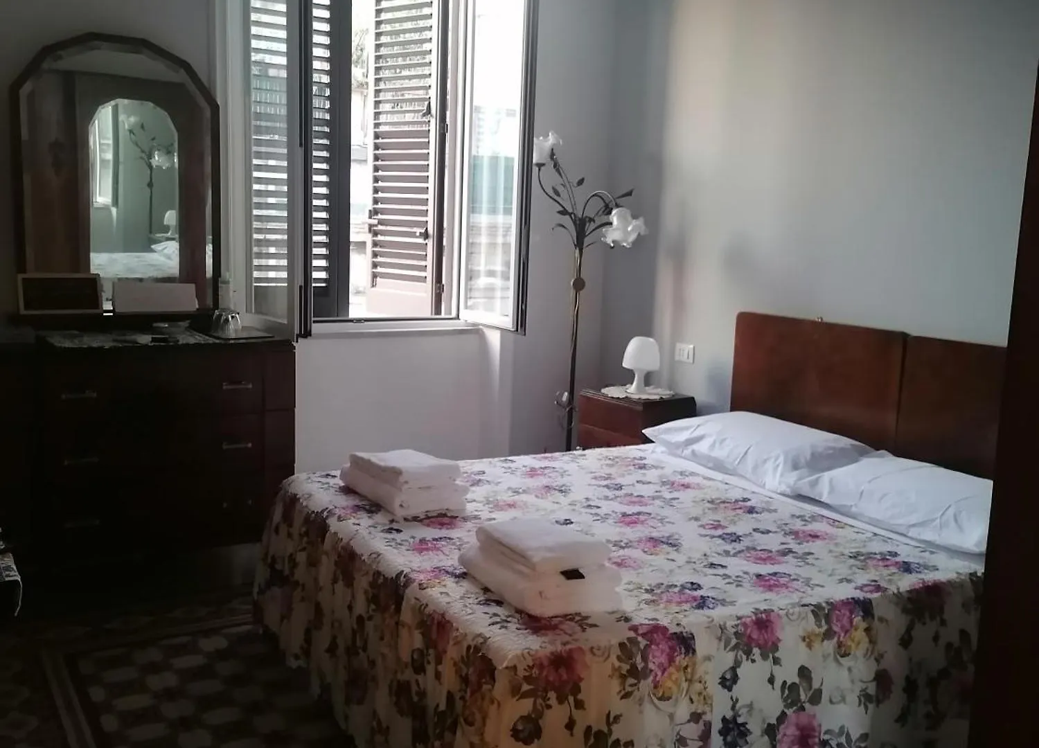 Battisti 18 Vintage Rooms Palermo